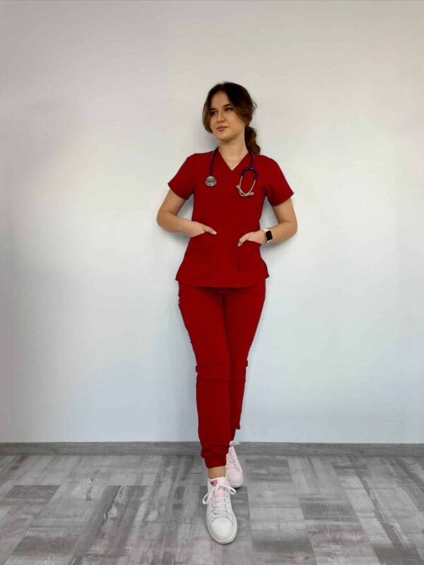 uniforme medicale rosu